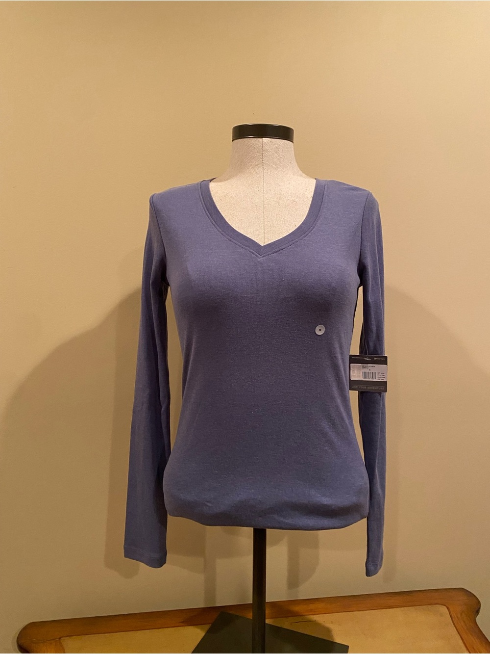 Eddie Bauer Women’s Dusty Indigo Favorite Long Sleeve V-Neck T-Shirt NWT